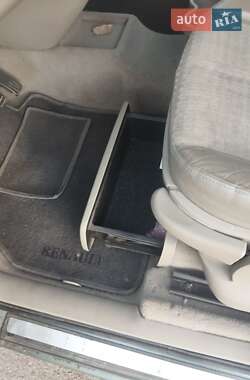 Минивэн Renault Scenic 2004 в 