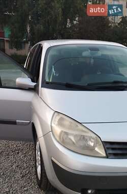Минивэн Renault Scenic 2005 в 