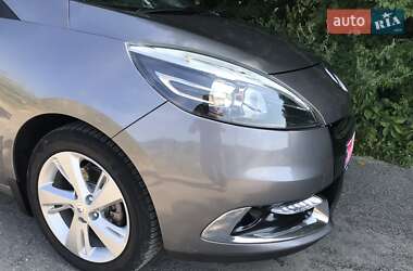 Минивэн Renault Scenic 2012 в 