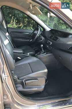 Минивэн Renault Scenic 2012 в 