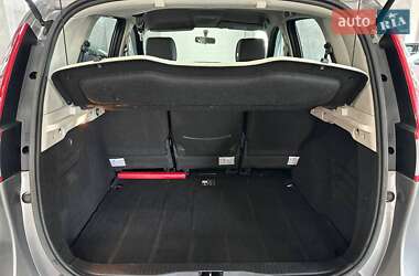 Минивэн Renault Scenic 2011 в 