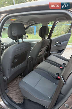 Минивэн Renault Scenic 2012 в 