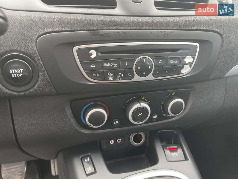 Мінівен Renault Scenic 2011 в Нововолинську