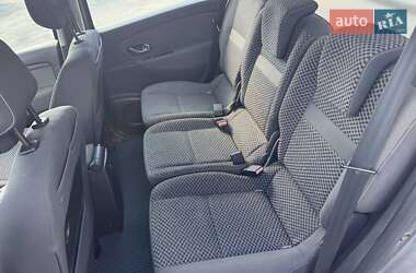 Минивэн Renault Scenic 2011 в 