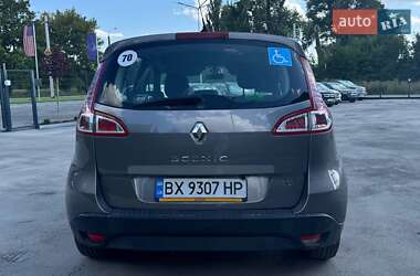 Минивэн Renault Scenic 2011 в 