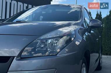 Минивэн Renault Scenic 2011 в 