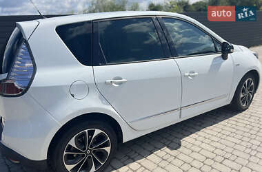 Минивэн Renault Scenic 2015 в 