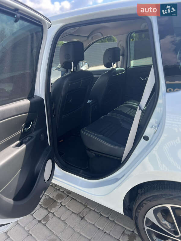 Минивэн Renault Scenic 2015 в Ирпене