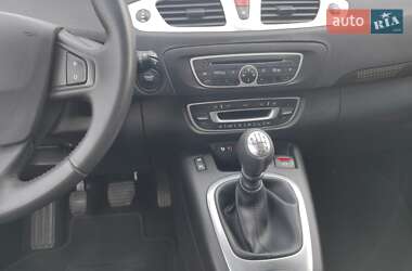 Минивэн Renault Scenic 2010 в 