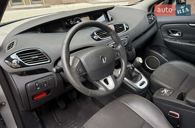 Минивэн Renault Scenic 2011 в 