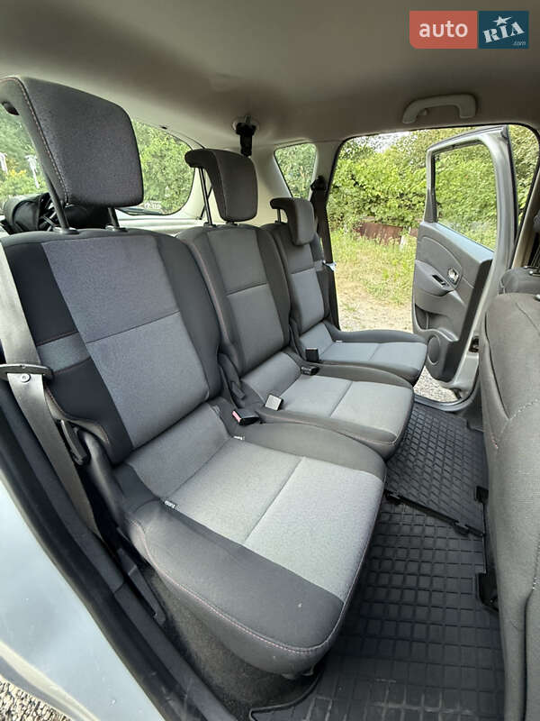 Мінівен Renault Scenic 2014 в Чернівцях