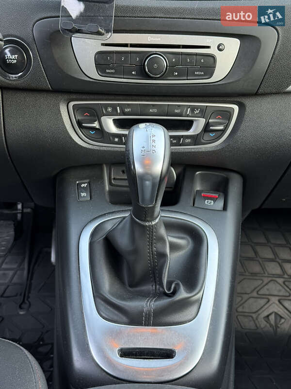Мінівен Renault Scenic 2014 в Чернівцях