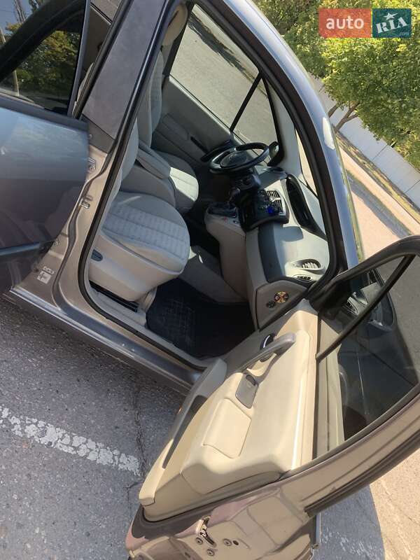 Минивэн Renault Scenic 2003 в Кривом Роге