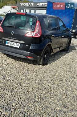 Минивэн Renault Scenic 2012 в 