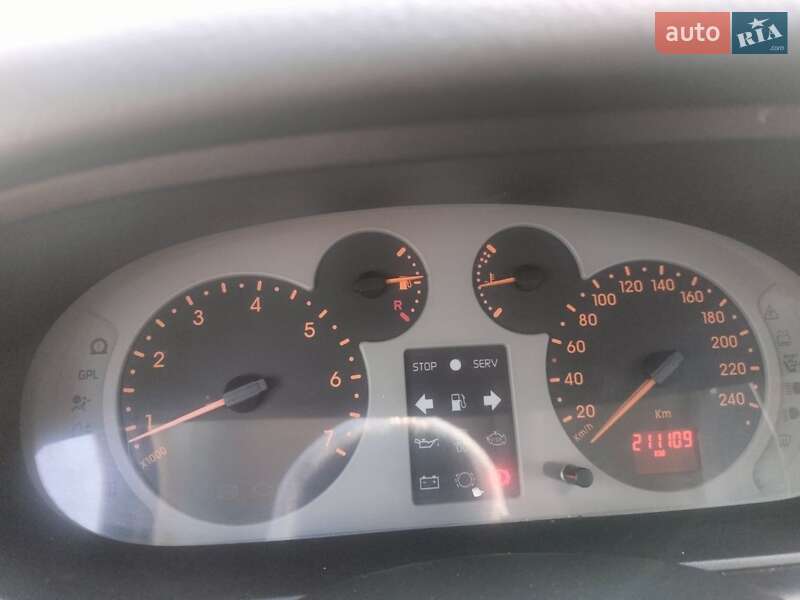 Минивэн Renault Scenic 2002 в Луцке