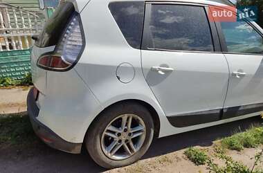 Минивэн Renault Scenic 2012 в 