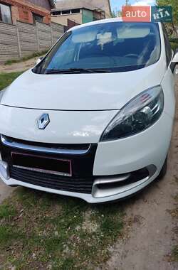 Минивэн Renault Scenic 2012 в 