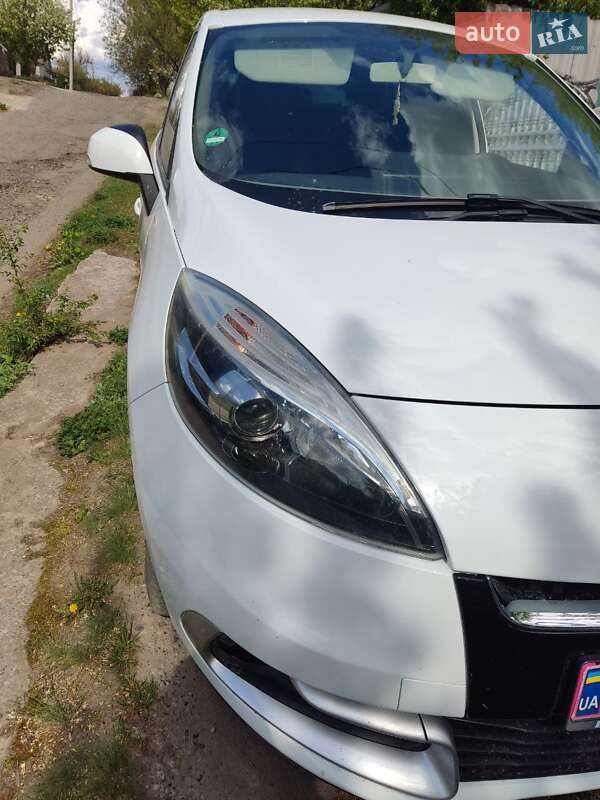 Минивэн Renault Scenic 2012 в Сумах