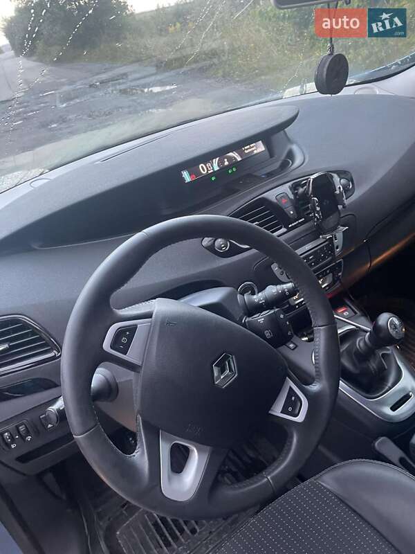 Минивэн Renault Scenic 2012 в Ровно
