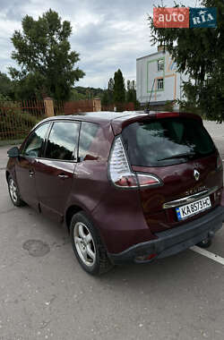 Минивэн Renault Scenic 2012 в 