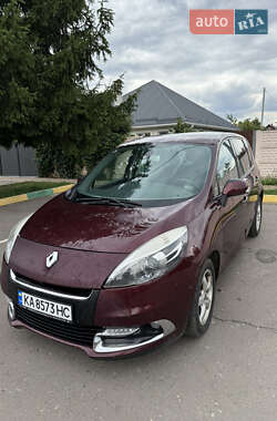 Минивэн Renault Scenic 2012 в 
