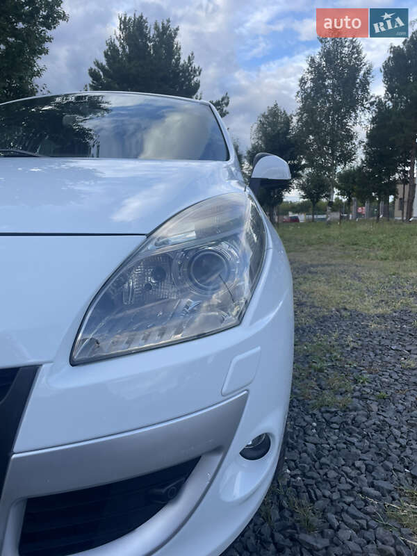 Минивэн Renault Scenic 2010 в Луцке