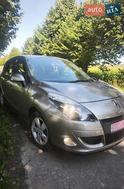 Минивэн Renault Scenic 2010 в Ровно