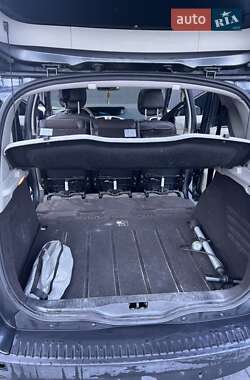 Минивэн Renault Scenic 2010 в 