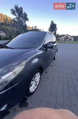 Минивэн Renault Scenic 2010 в 
