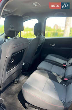 Минивэн Renault Scenic 2013 в 