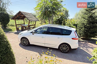 Минивэн Renault Scenic 2012 в 
