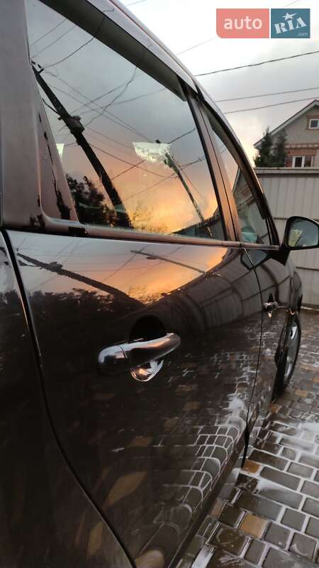 Минивэн Renault Scenic 2010 в Кривом Роге