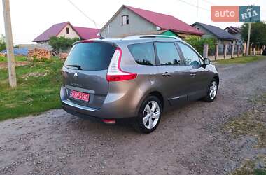 Минивэн Renault Scenic 2014 в 