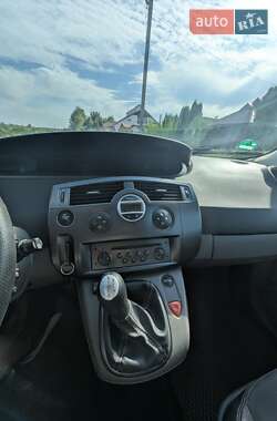 Минивэн Renault Scenic 2005 в 