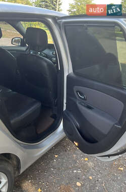 Минивэн Renault Scenic 2010 в 