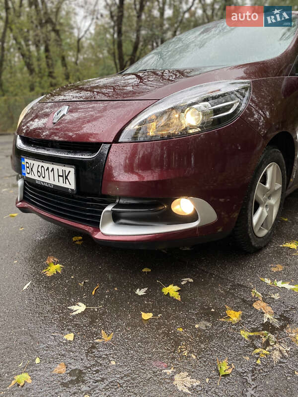 Минивэн Renault Scenic 2012 в Киеве