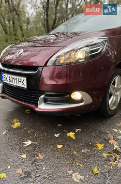 Минивэн Renault Scenic 2012 в 
