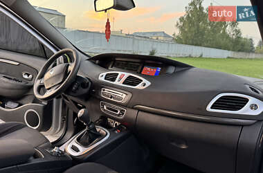 Минивэн Renault Scenic 2010 в 