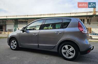Минивэн Renault Scenic 2009 в 