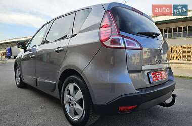 Минивэн Renault Scenic 2009 в 
