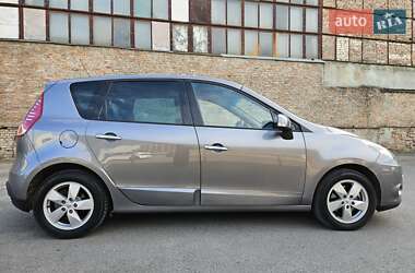 Минивэн Renault Scenic 2009 в 