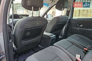 Минивэн Renault Scenic 2009 в 