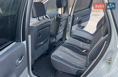 Минивэн Renault Scenic 2003 в 