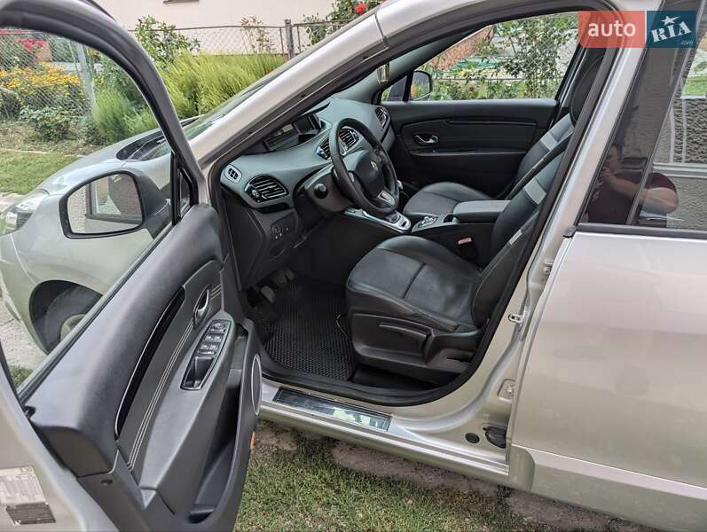 Мінівен Renault Scenic 2011 в Івано-Франківську