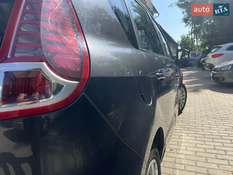 Мінівен Renault Scenic 2011 в Івано-Франківську