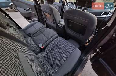 Минивэн Renault Scenic 2011 в 