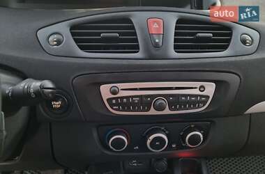 Минивэн Renault Scenic 2011 в 