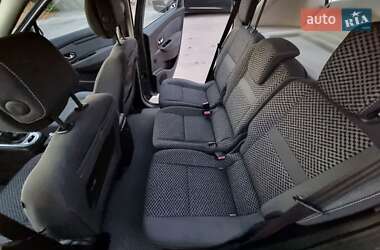 Минивэн Renault Scenic 2011 в 