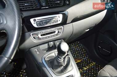 Минивэн Renault Scenic 2013 в 