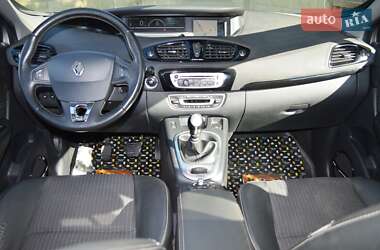 Минивэн Renault Scenic 2013 в 